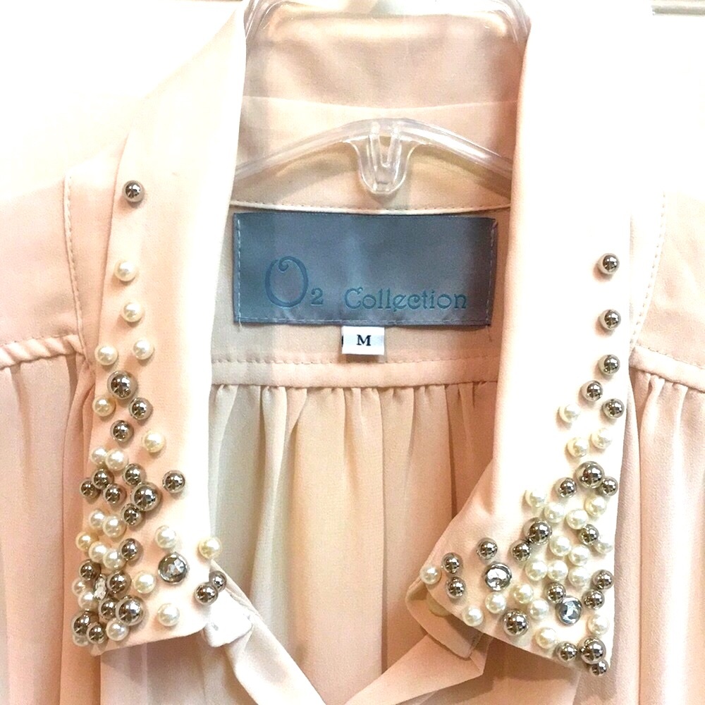 Sheer Pearl & Silver Stud Collar & Shoulder Sleeveless Blouse High/Low Hem - Picture 5 of 9
